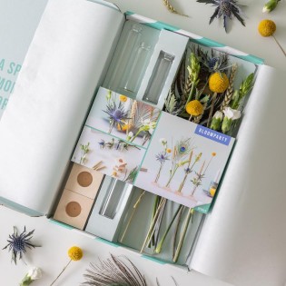 Flower Fest -  Letterbox Flowers, Incl. Vases And Stand